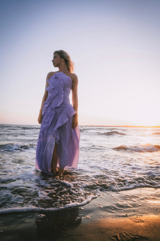 Robe longue plissée lila à volants