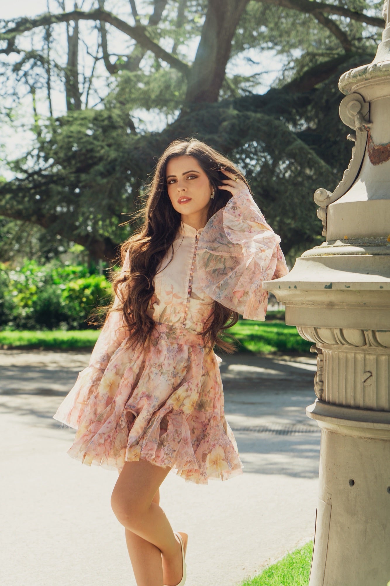 Robe courte motifs fleurs avec volants