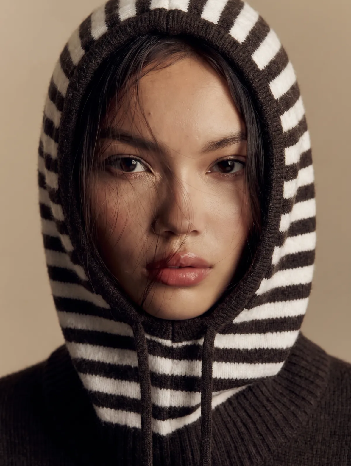 Cagoule rayée marron et écru
