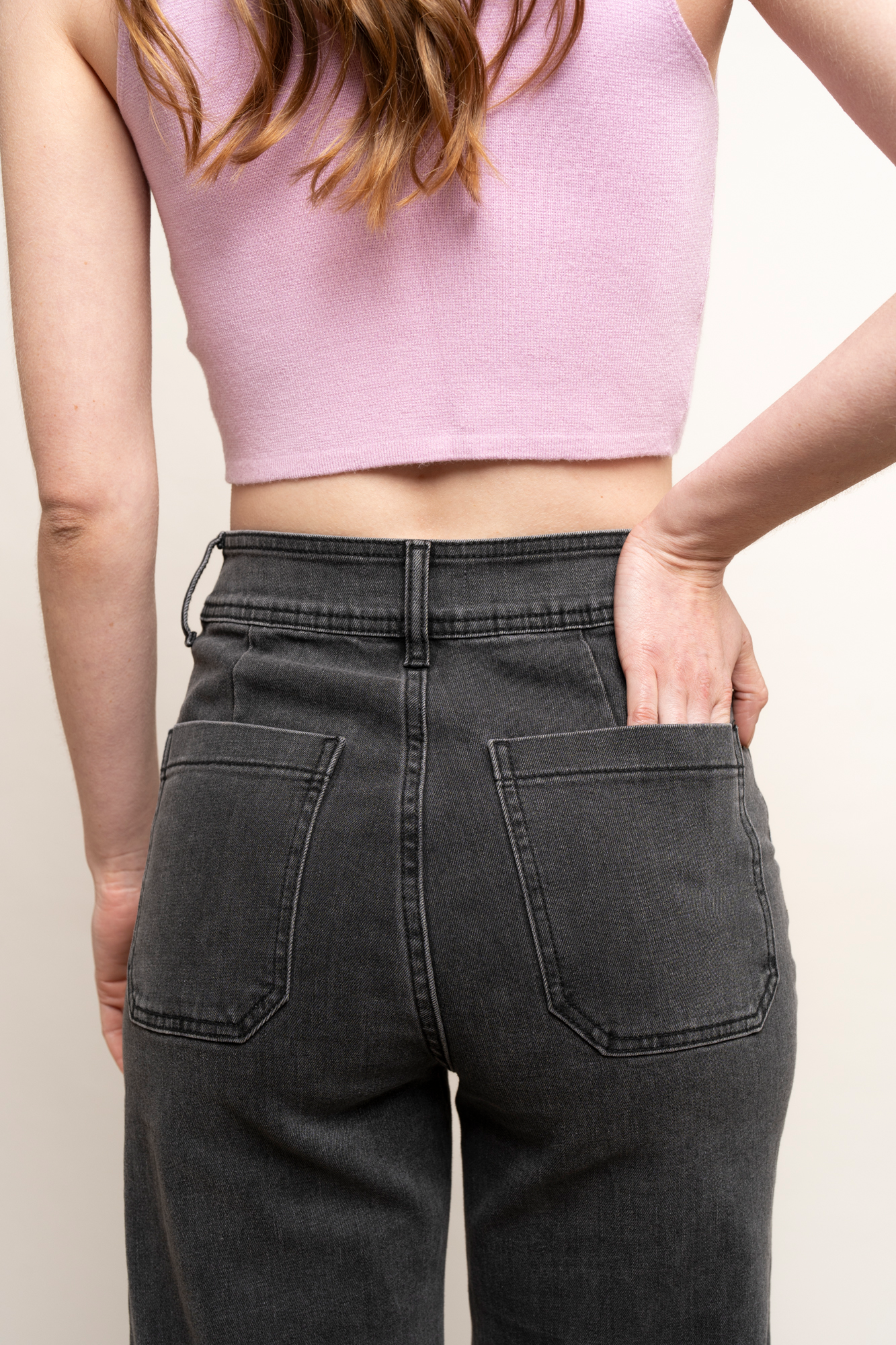 Crop-top violet et jean gris droit JOIA