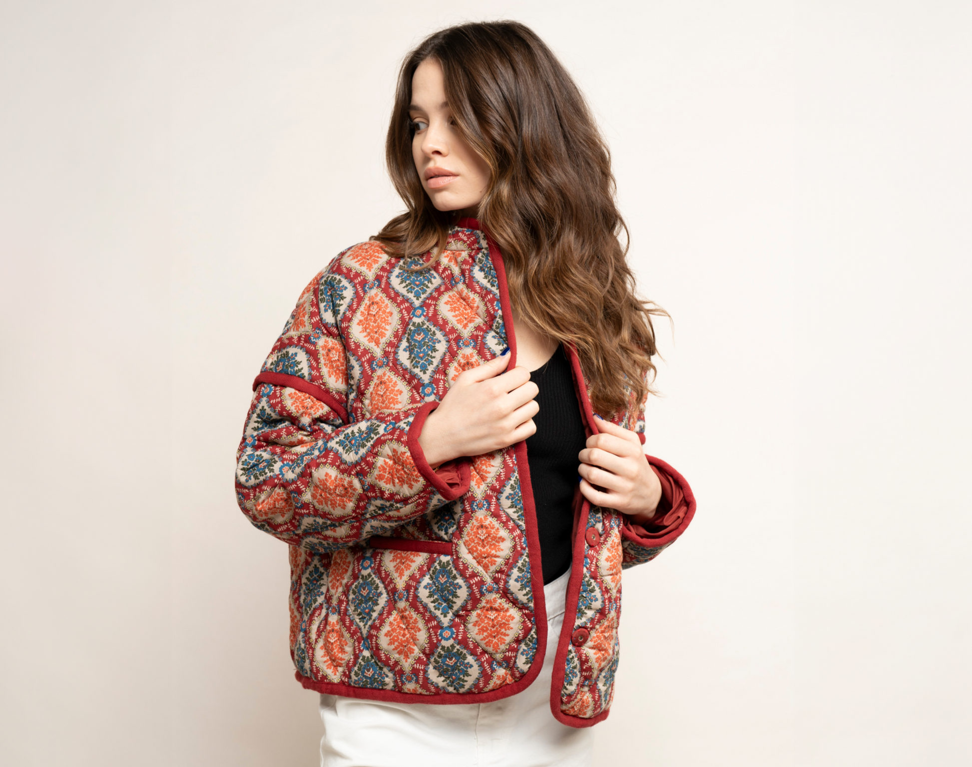 Veste matelassée rouge multicolore à motifs